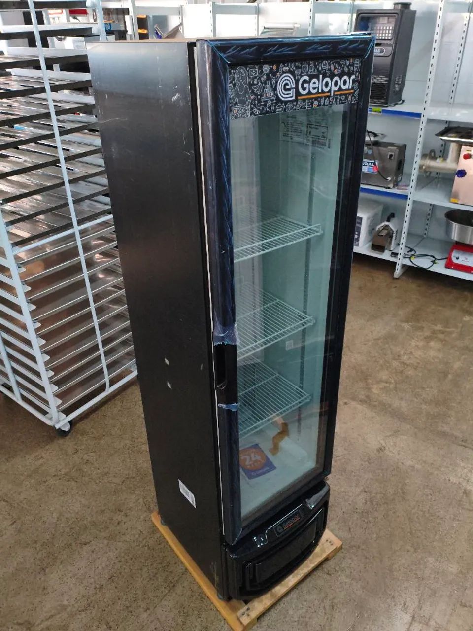 Expositor Vertical GPTU 230 Litros - Gelopar - Foto 2