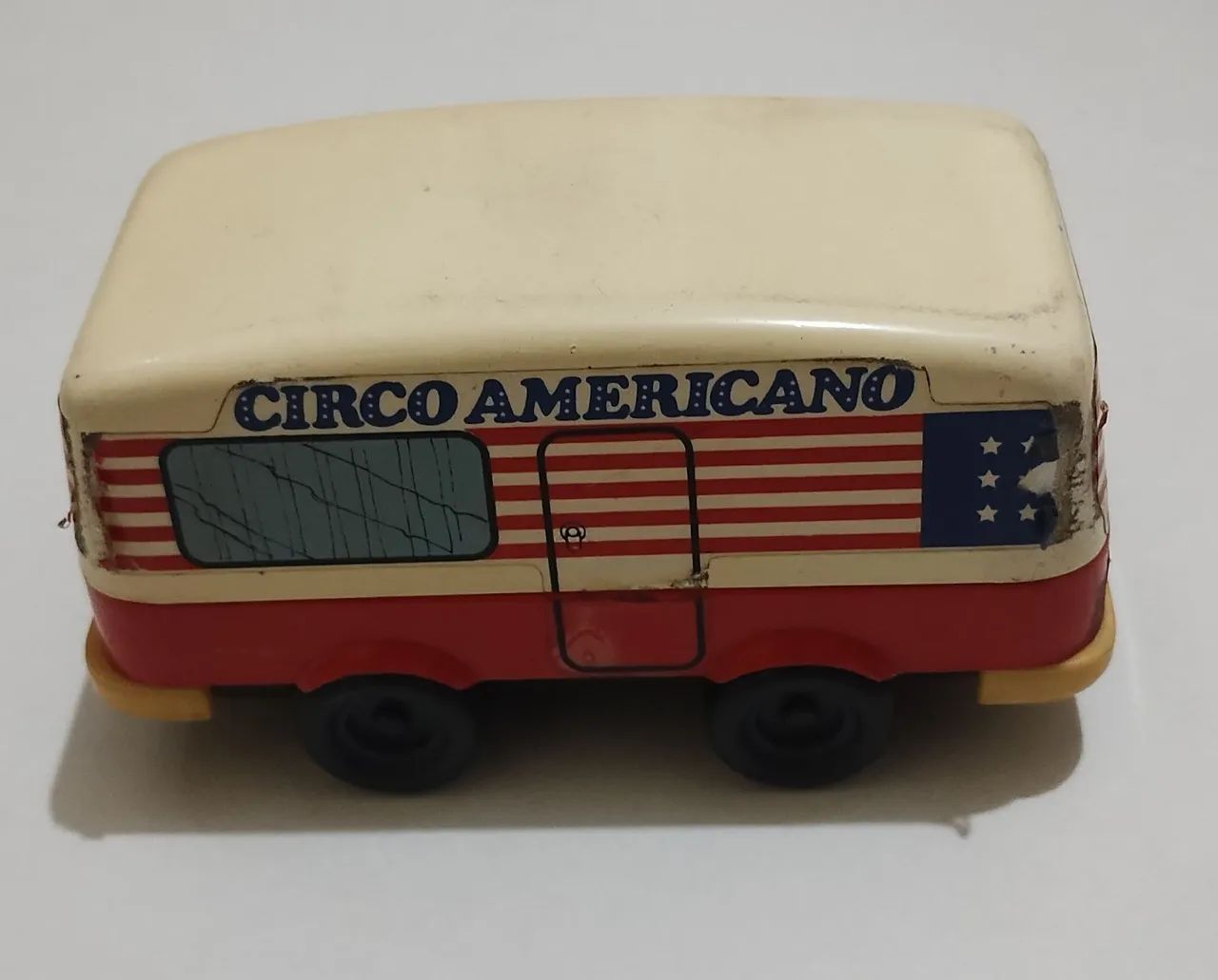 Carrinho de lata português 