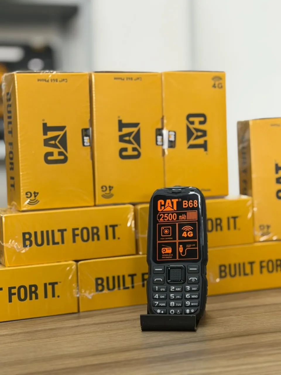 Caterpillar B68 4G | Celular Robusto para Trabalho e Uso em Ambientes Exigentes