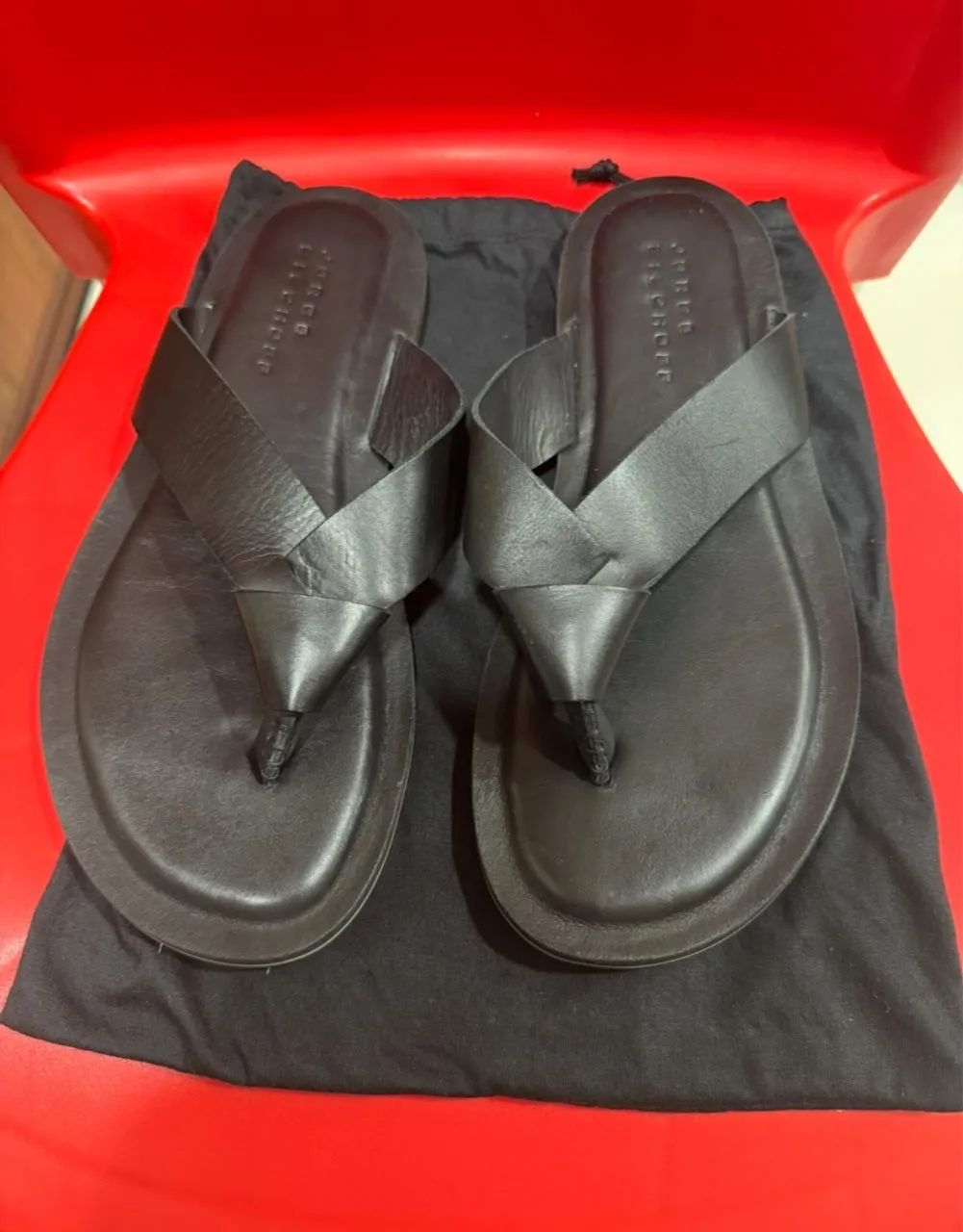 Chinelo  Jorge Bischoff.