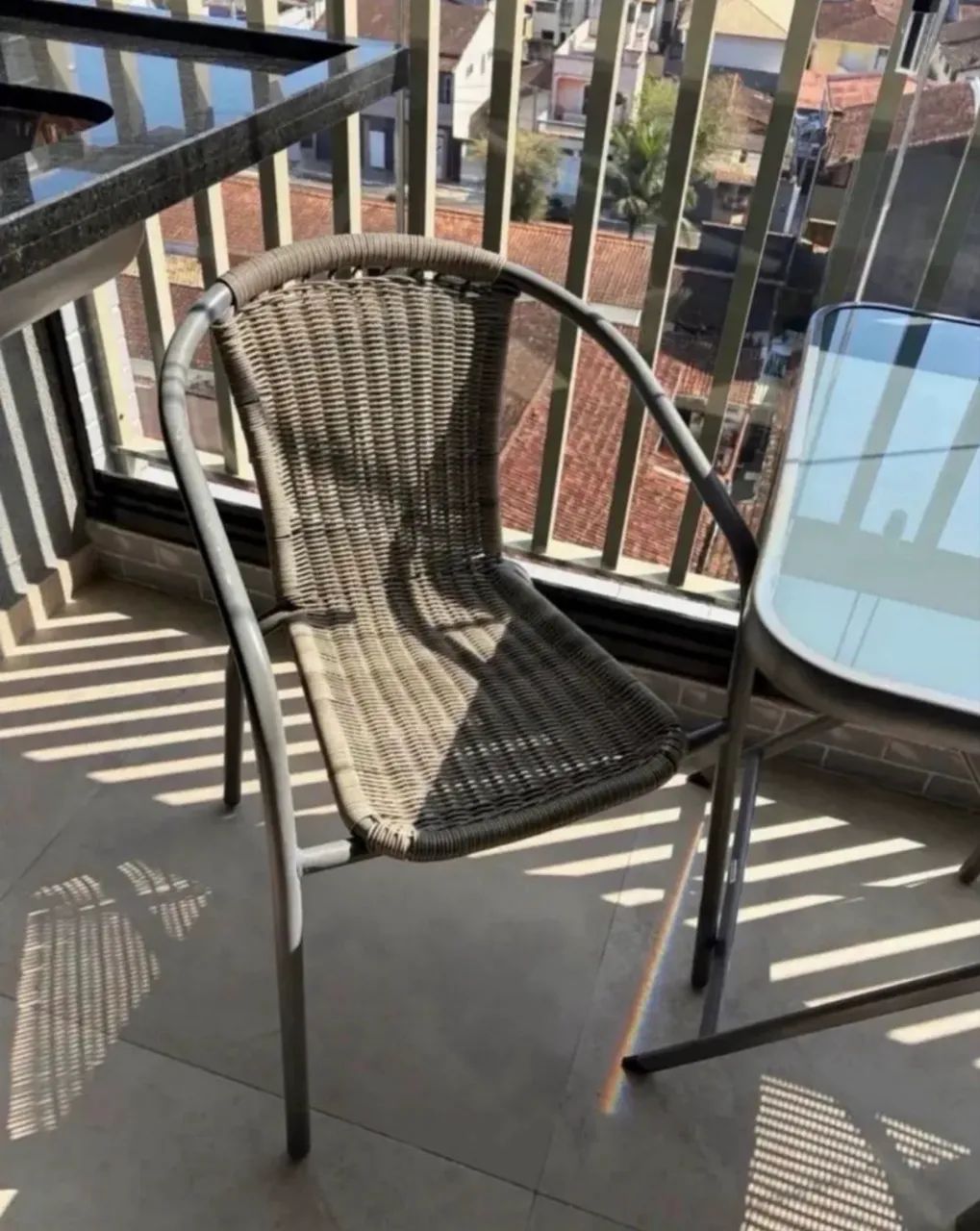 Conjunto de Mesa e Cadeiras