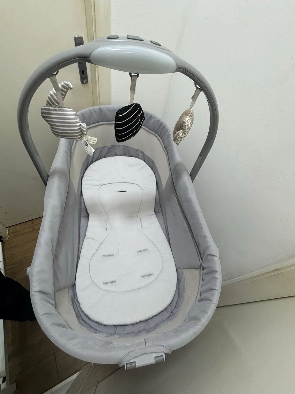 Berço Portátil Moisés - Chicco - Baby Hug 4 em 1 - Glacial  *PERFEITO ESTADO* - Foto 2
