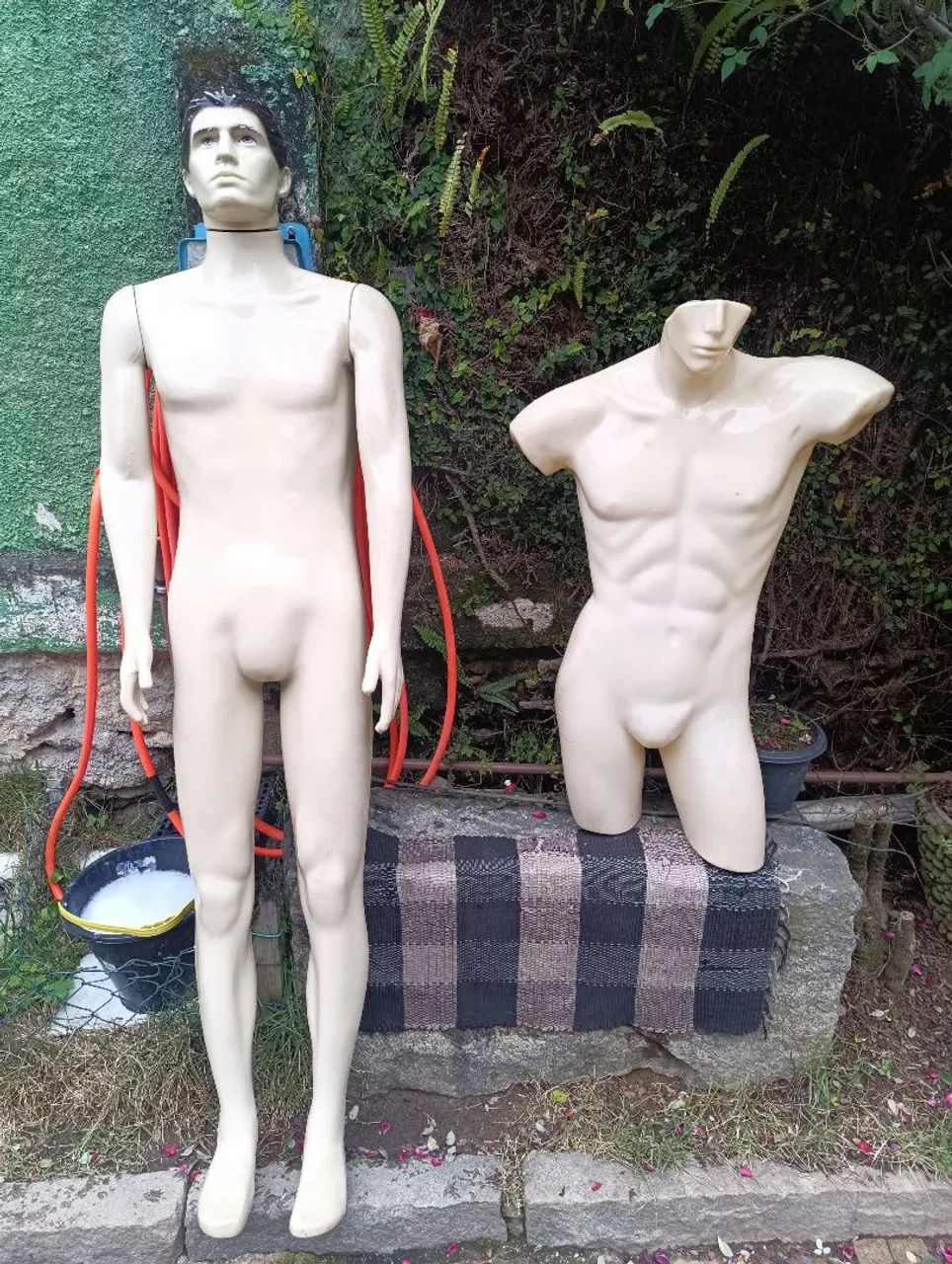 02 Manequins masculinos só R$150,00