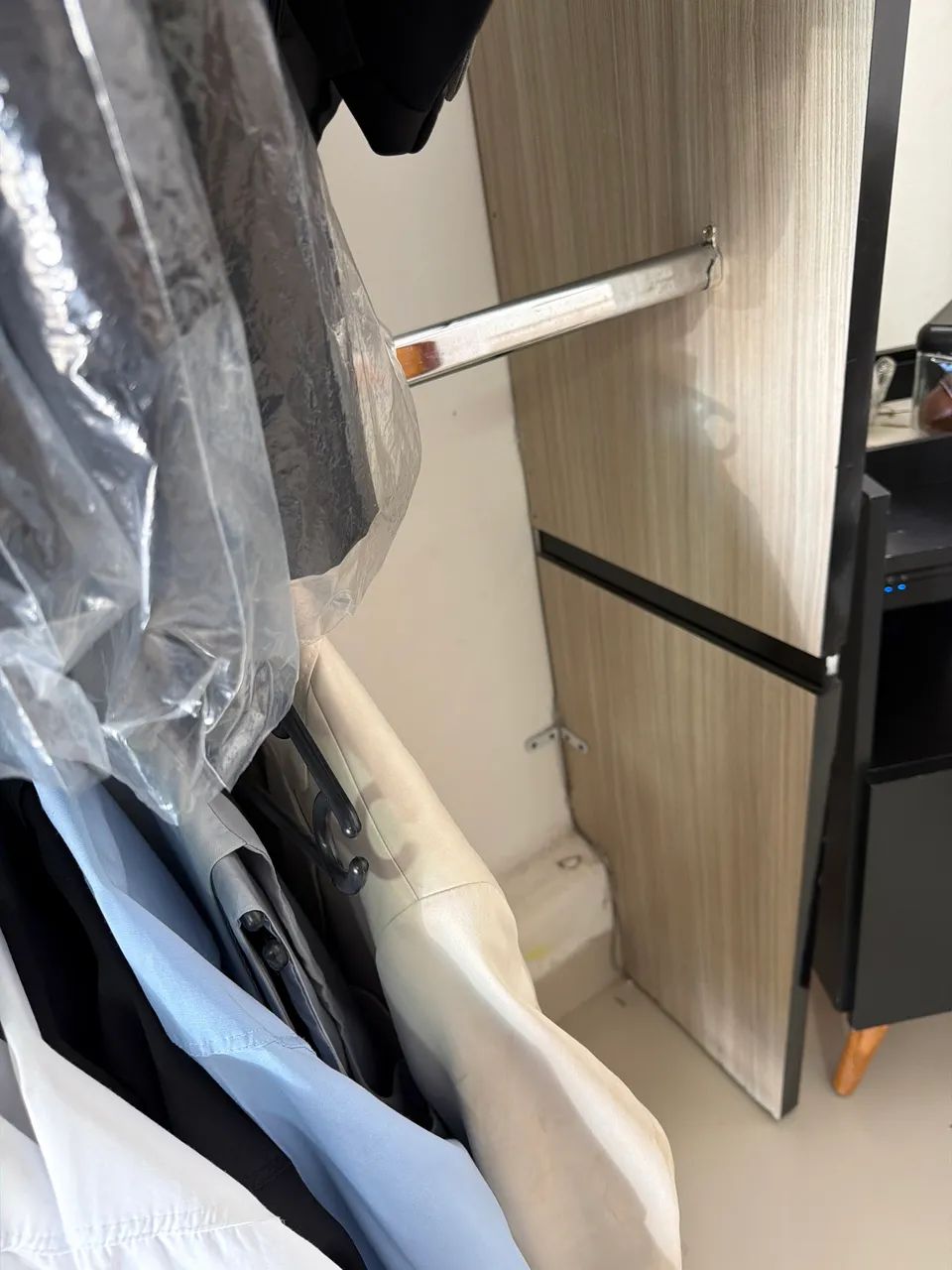 Arara de Roupas com divisórias  - Foto 3