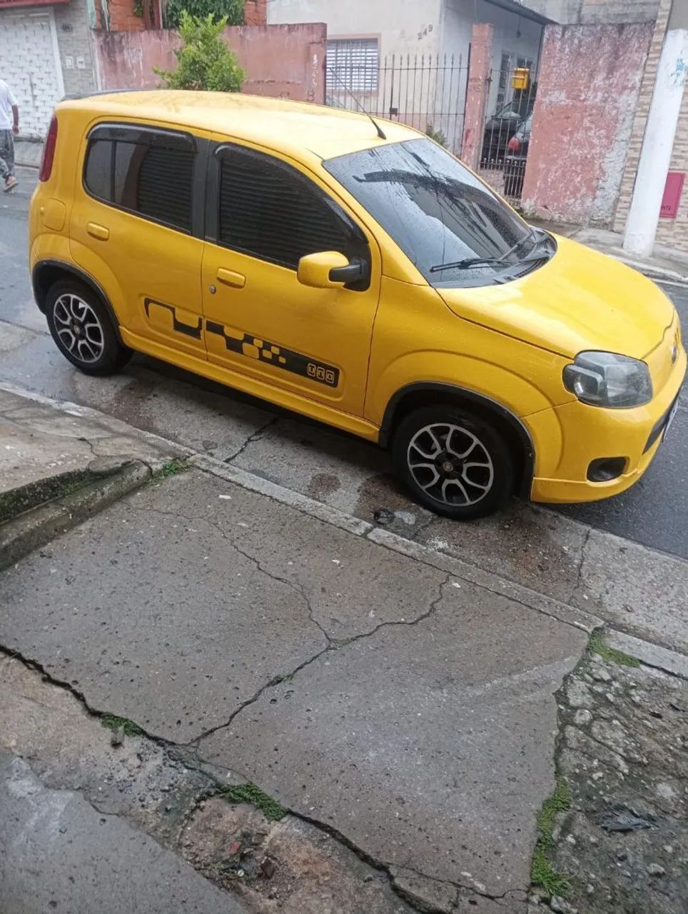 Fiat Uno Sporting 1.4 EVO Fire Flex 8V 4P 2012 - Foto 4