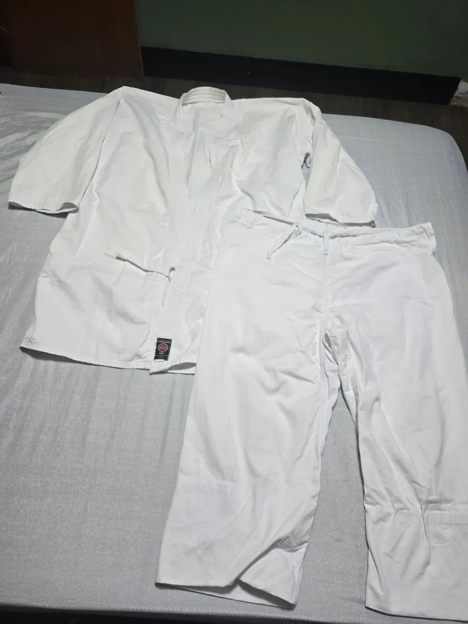 Vendo  kimono Brasil Combat A3 com pouco uso. 