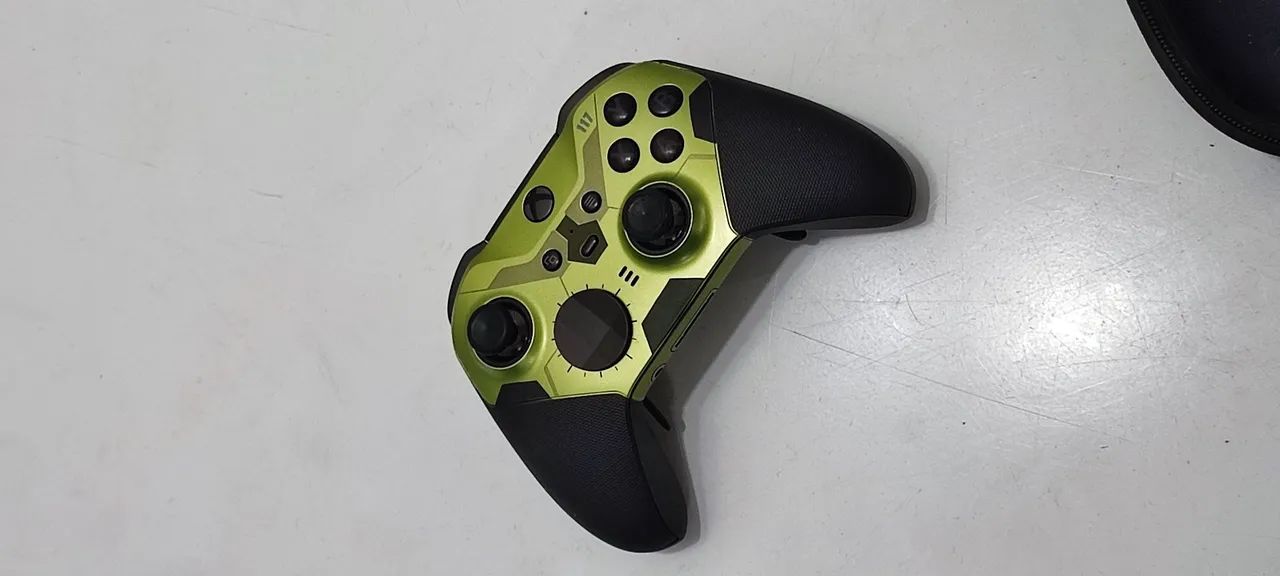 Controle Xbox Elite versão Halo