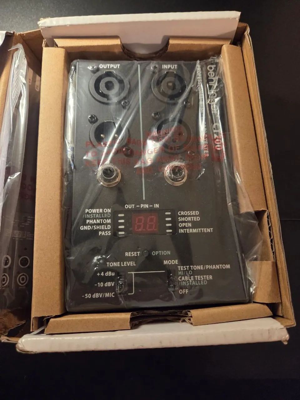 Behringer CT200 Microprocessor Controlled 8 in 1 Cable Tester - Foto 2