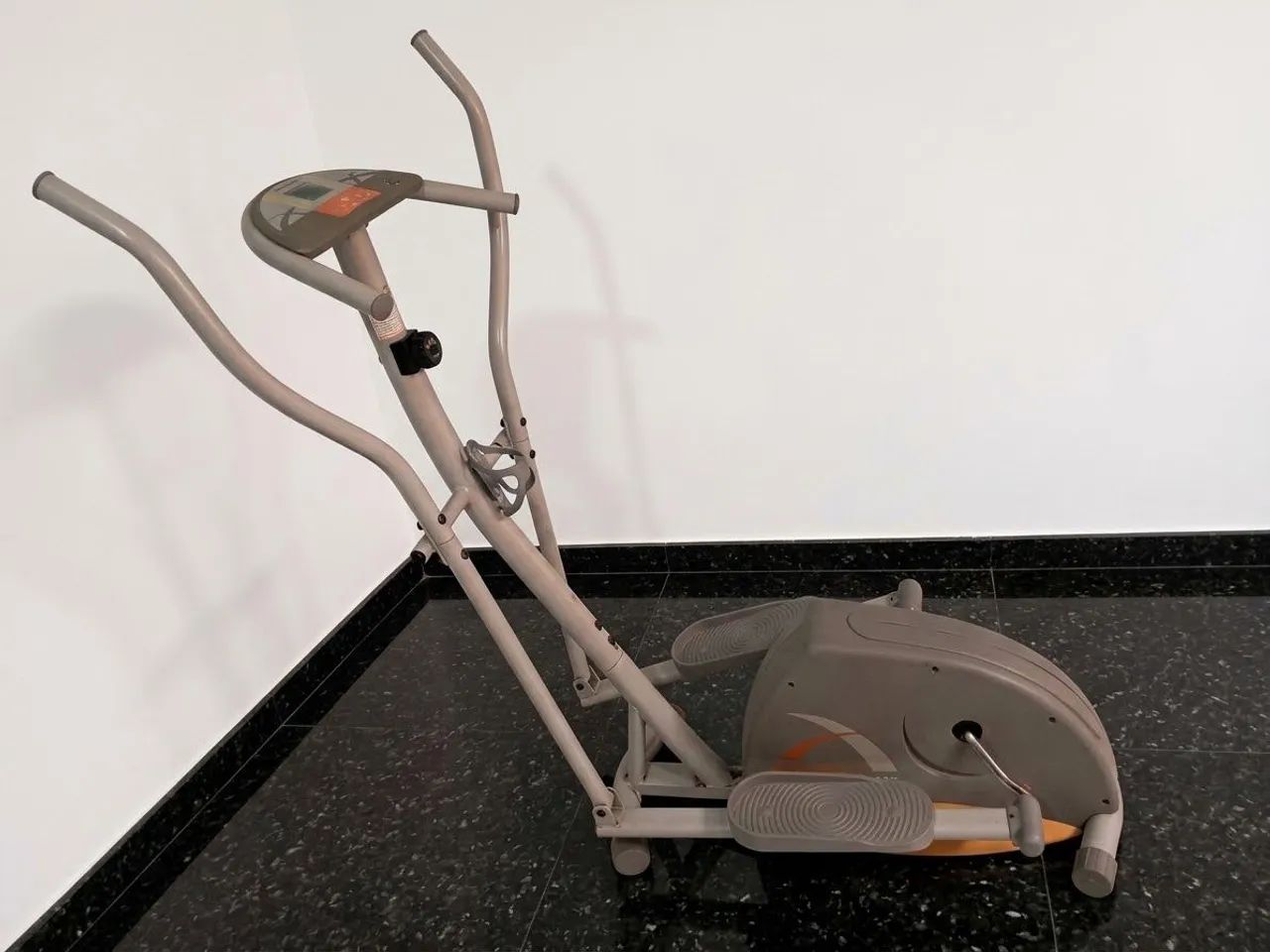 Aparelho de Exercícios Elíptico Athletic - Foto 3