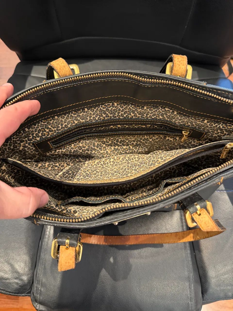 bolsa seminova Corello preta e marrom - Foto 2