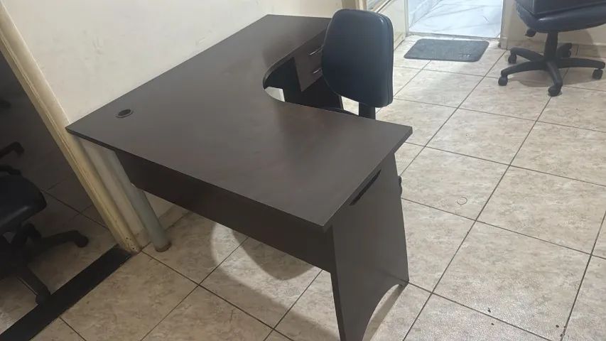 Mesa de Escritório com Cadeira - Foto 2