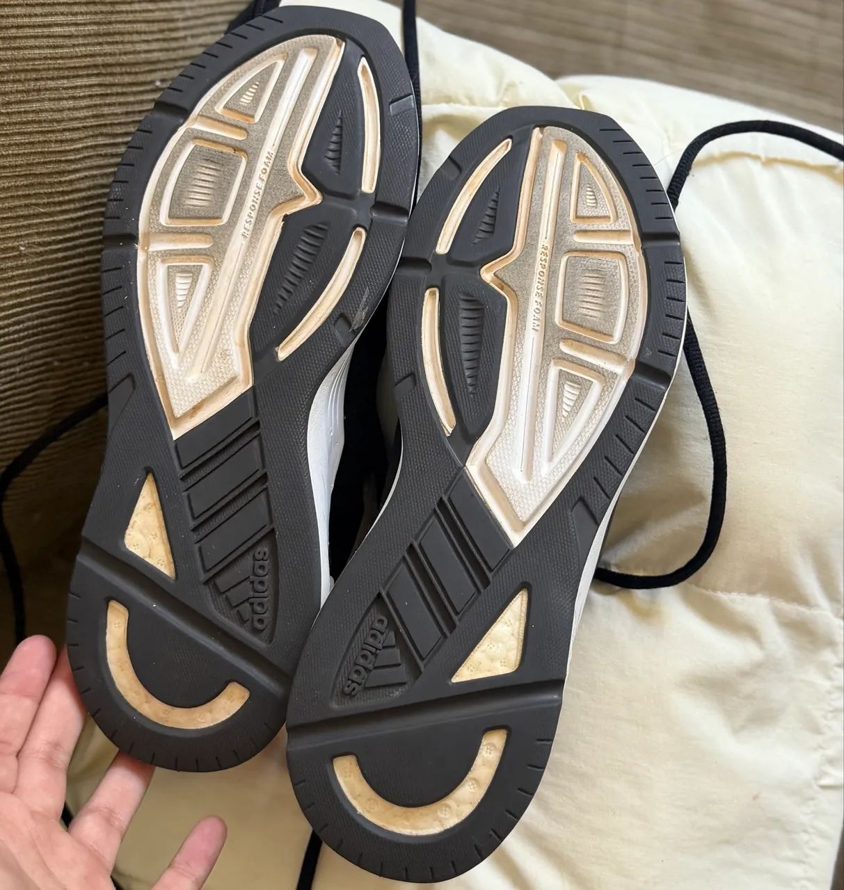 Tênis adidas, tamanho 34 - Foto 3
