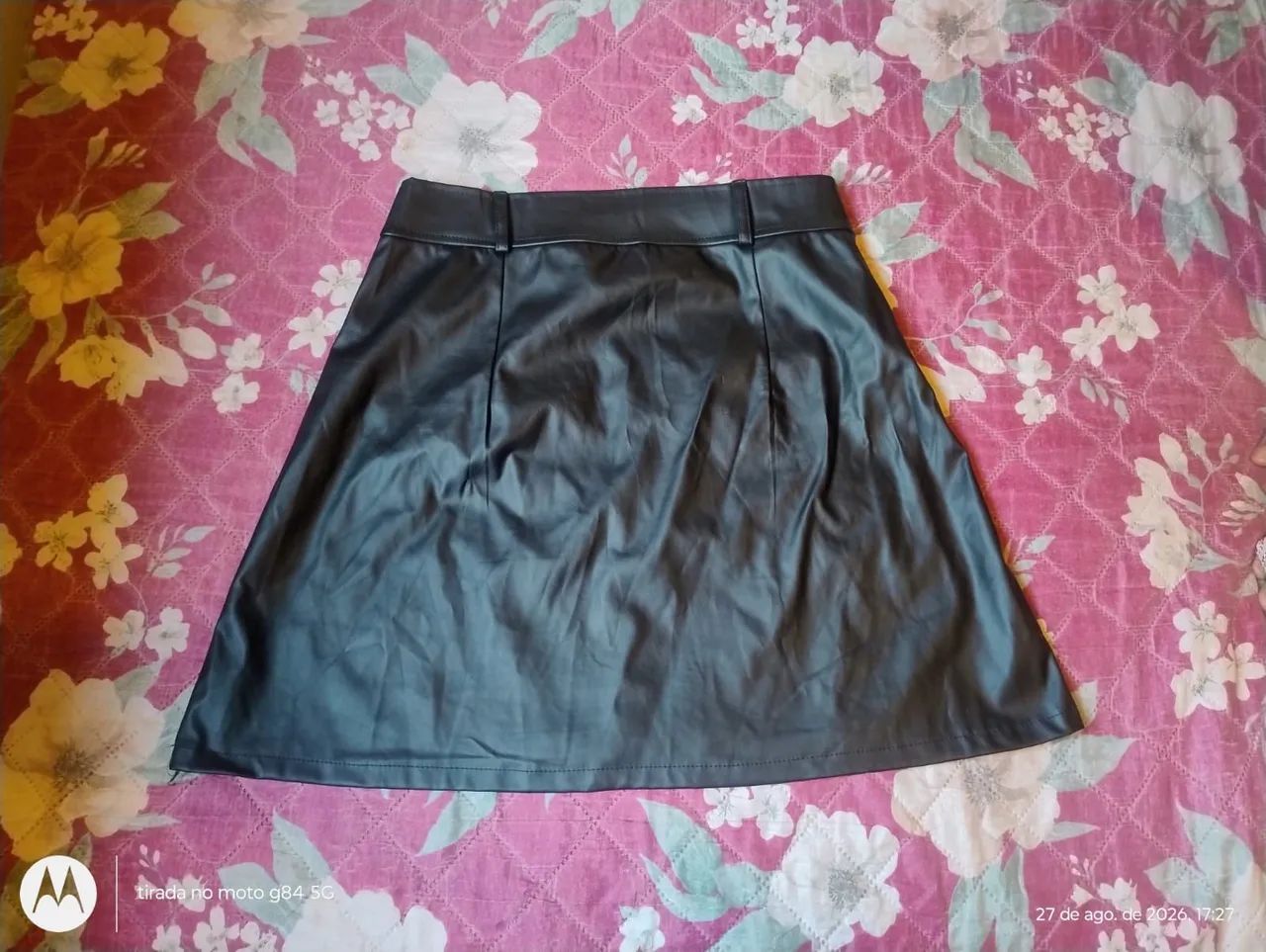 Saia preta tipo de couro - Foto 3