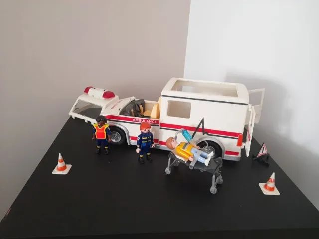 Ambulância da Playmobil completa - Foto 2