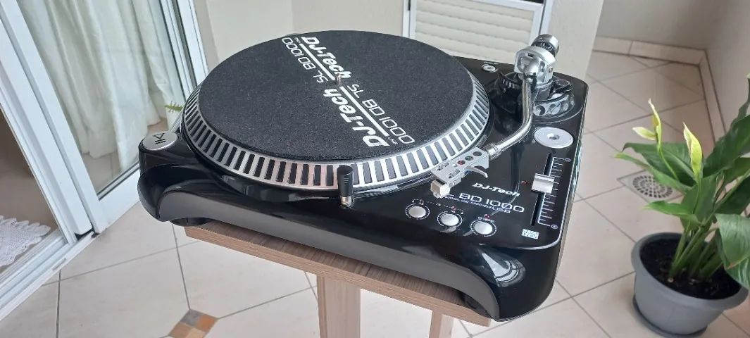 Toca Discos Dj Tech Sl Db 1000 ,novo nunca usado !