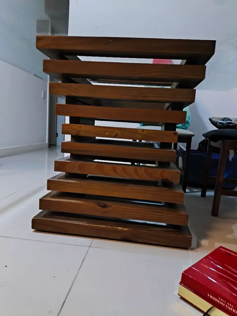 Mesa de jantar 8 lugares com tampo de vidro temperado e base de madeira - Foto 2