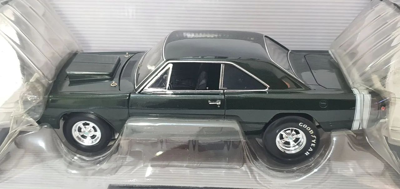 Dodge Dart 68 Hemi - Highway 61 - Escala 1:18 - Hobbies e coleções