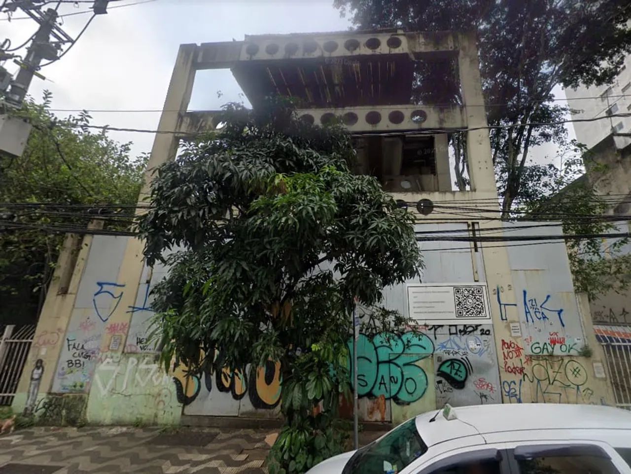 Prédio comercial na Rua Cardoso de Almeida, 202  685 m²