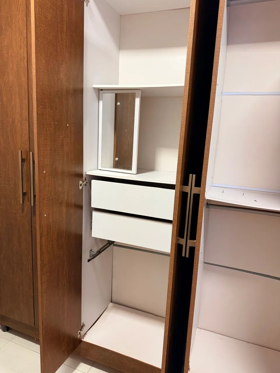 Guarda-roupa 6 portas - Foto 2