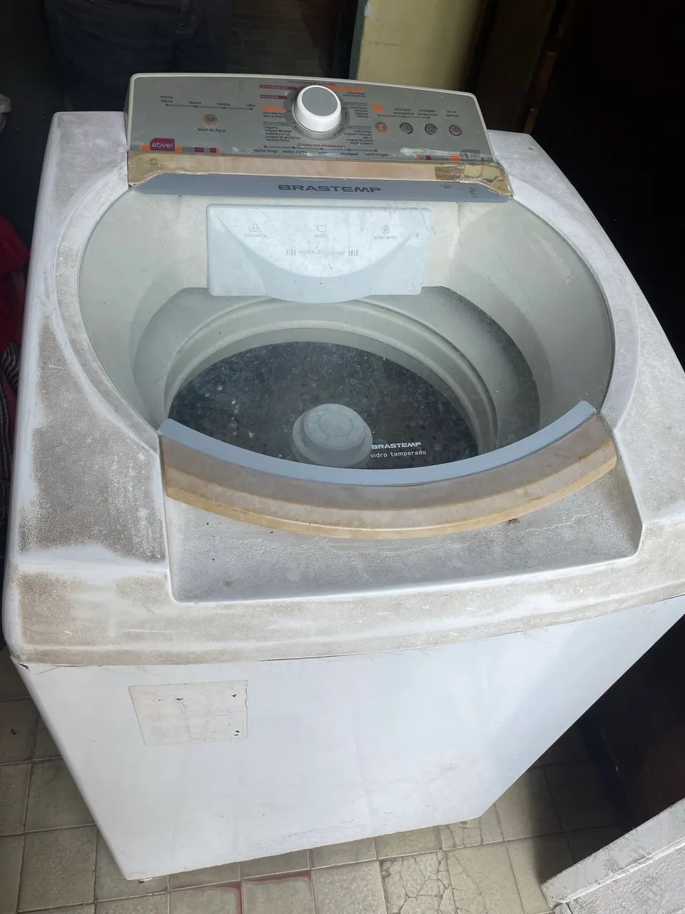 VENDO MÁQUINA DE LAVAR FUNCIONANDO PERFEITAMENTE BEM 