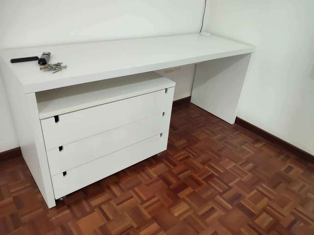 Mesa Escrivaninha com gaveteiro ABRACASA  - Foto 3