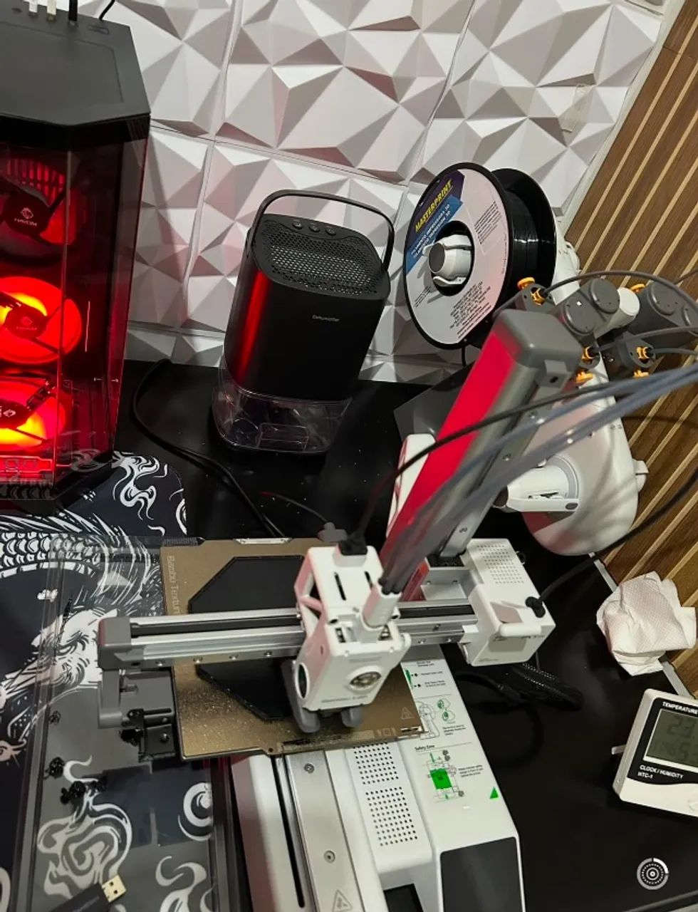Impressora Bambu Lab A1 Mini com AMS (7 meses de uso) - Foto 3