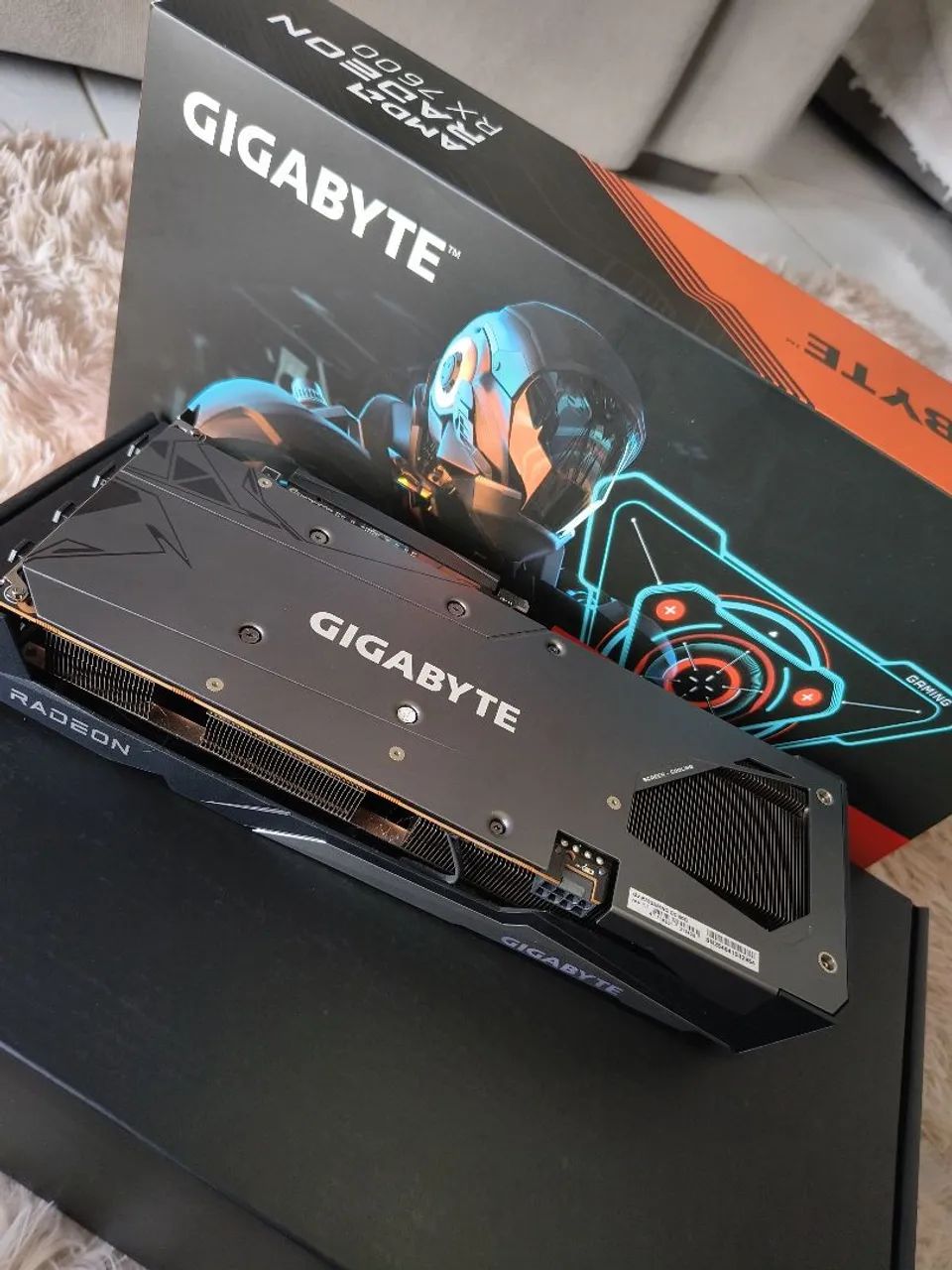 Placa de vídeo Gigabyte RX 7600 8GB - Foto 4