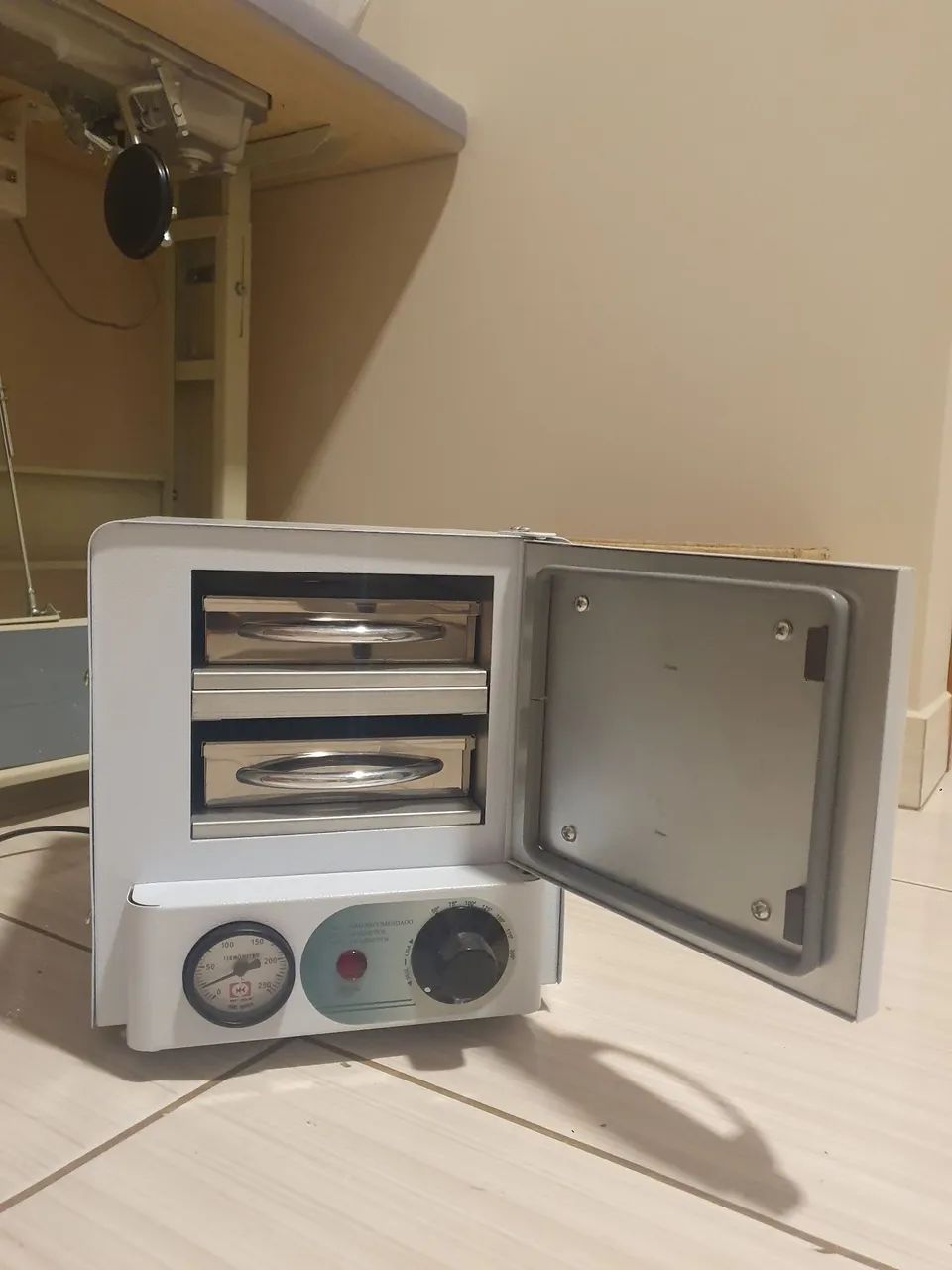 Forno esterilizador para manicures 