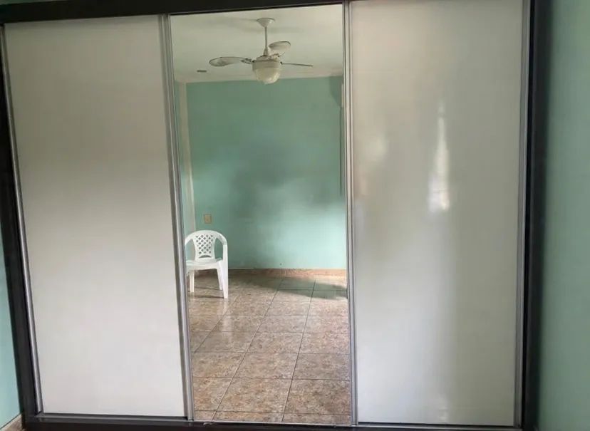 Guarda roupa/ grande espaçoso