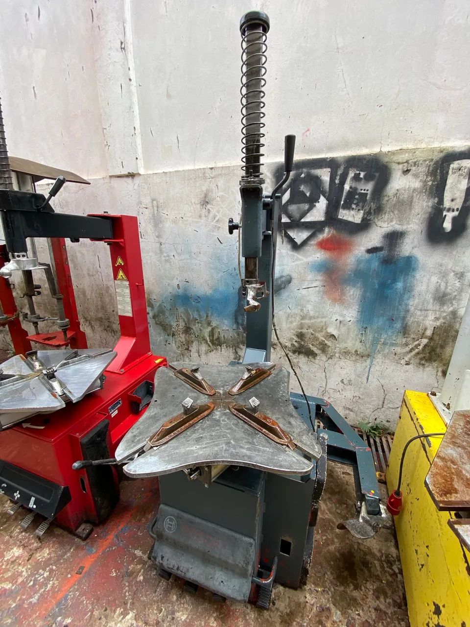 Vendo Desmontadora De Pneus Bosch Aro 26