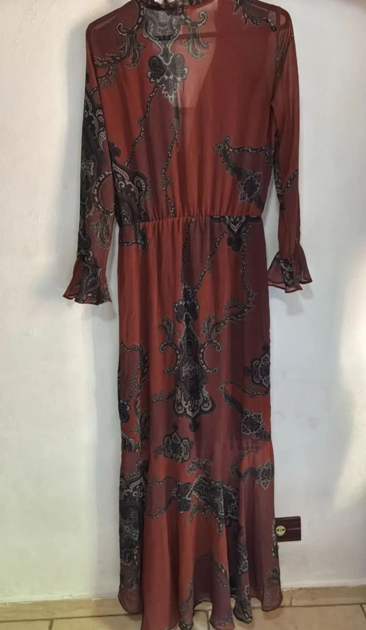 Vestido longo marrom em voal p - Foto 3