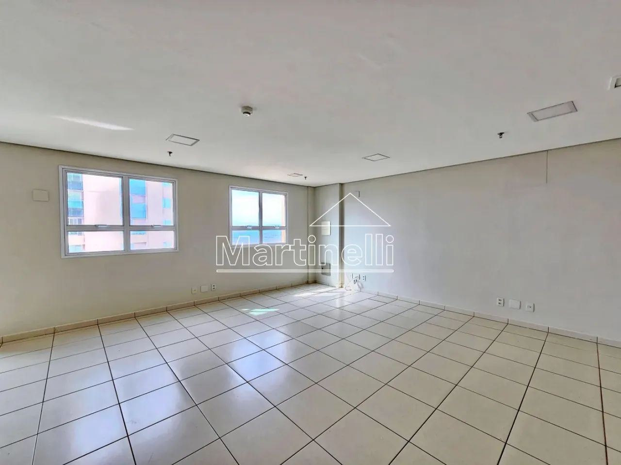Sala comercial à venda no Edifício Centro Empresarial Castelo Branco, próximo ao Fórum - R - Foto 4