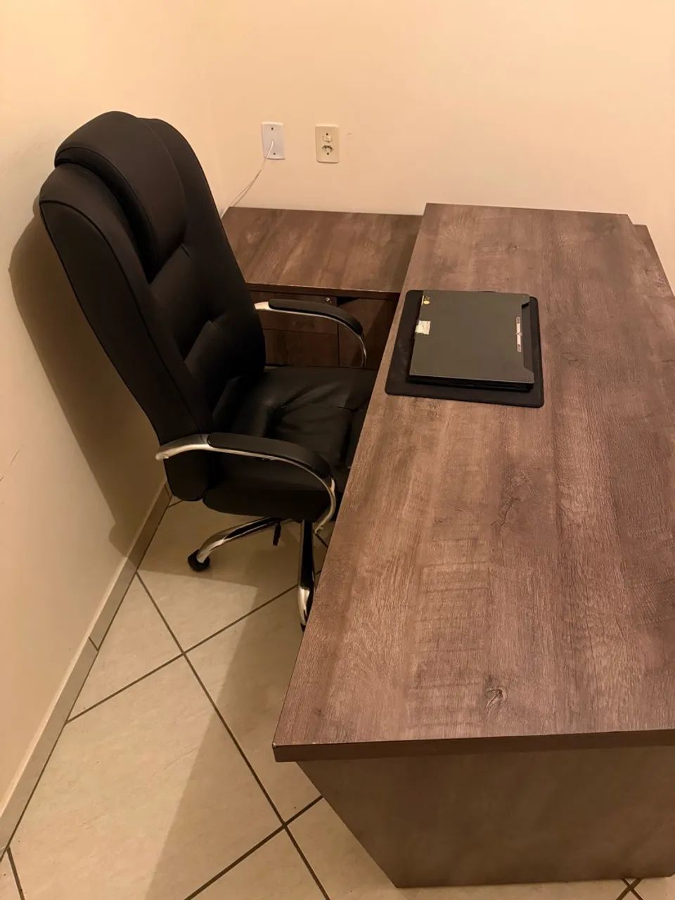 Mesa de Escritorio + Cadeira