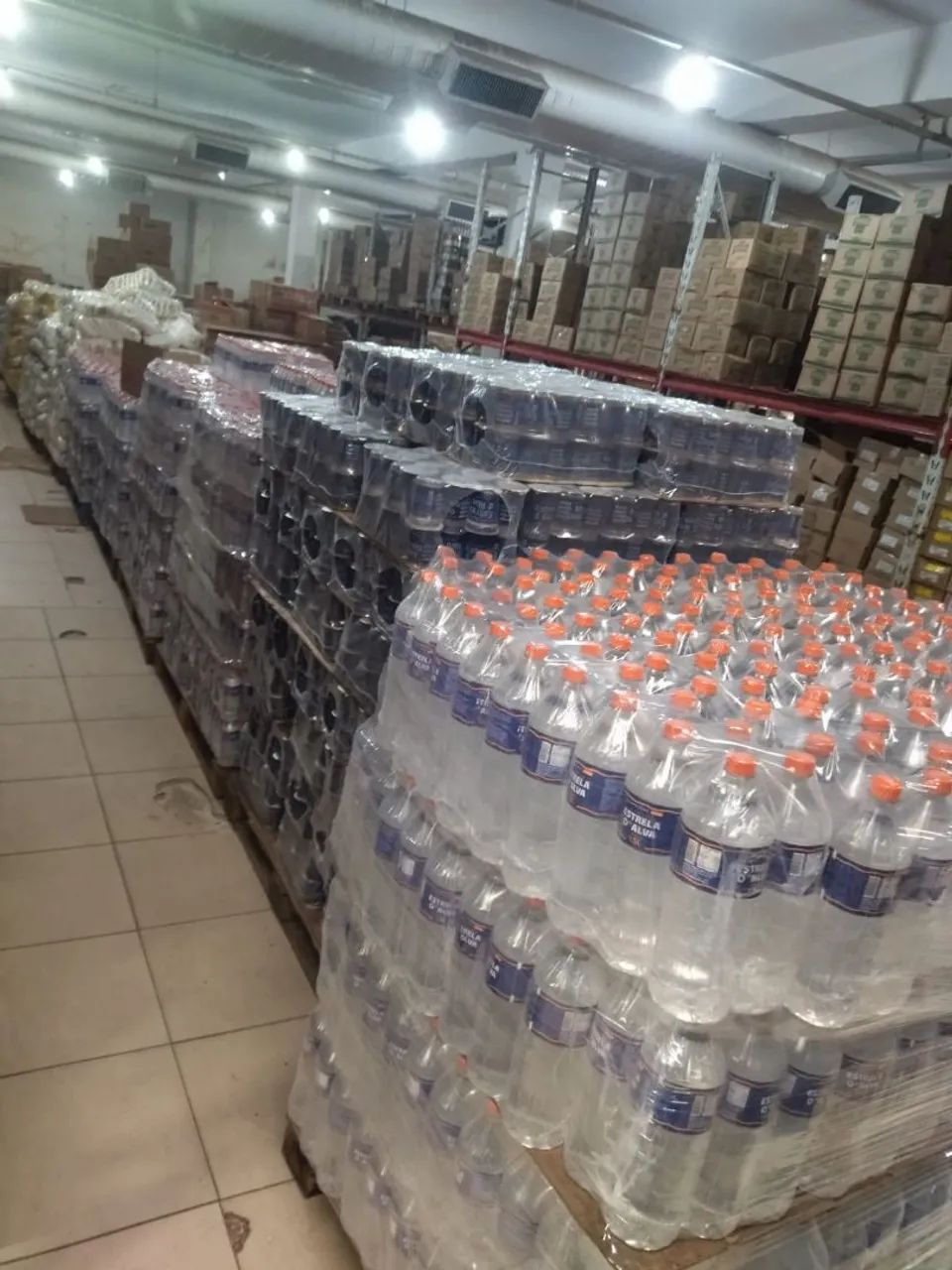 VENDO ÁGUA DE TODOS OS TAMANHOS (Estrela Dalva)
