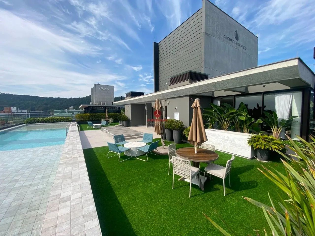 Apartamento com 3 suítes a 100m da praia à venda em Jurerê - Florianópolis/SC. - Foto 4