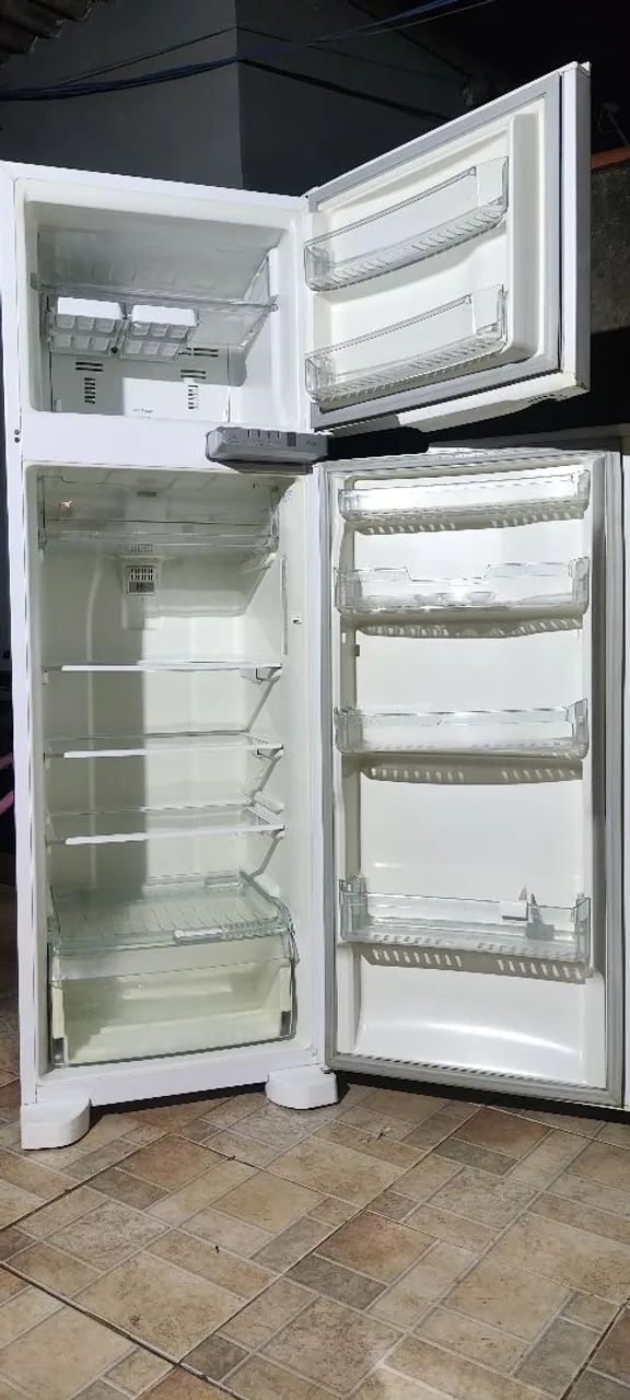 Geladeira 127v 400L funcionando perfeitamente  - Foto 3