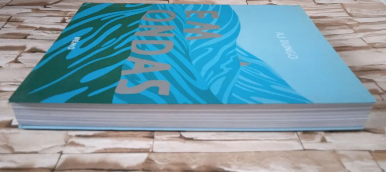 Em Ondas, de AJ Dungo. Editora Nemo. - Foto 4