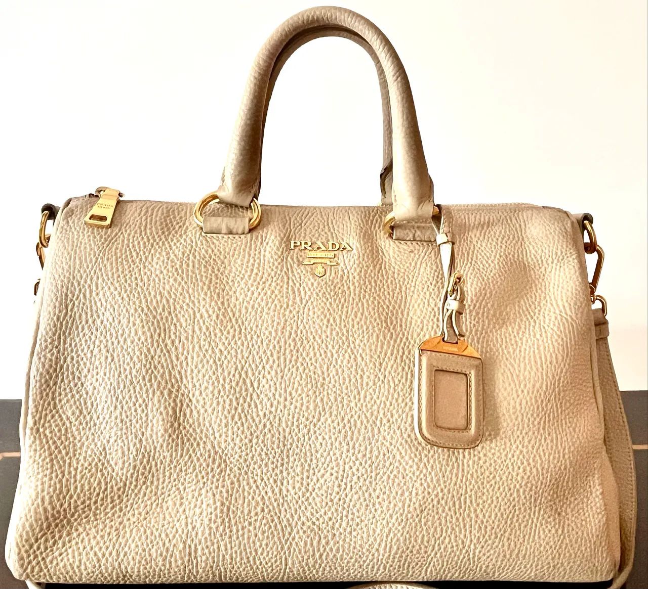 Bolsa Prada Original Couro Vitello Daino cor Sabbia