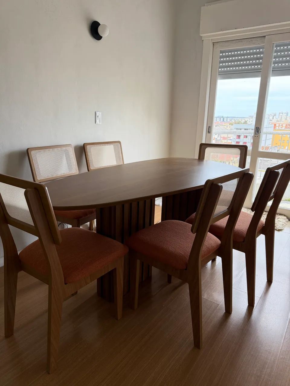 Mesa orgânica + 6 cadeiras  - Foto 3