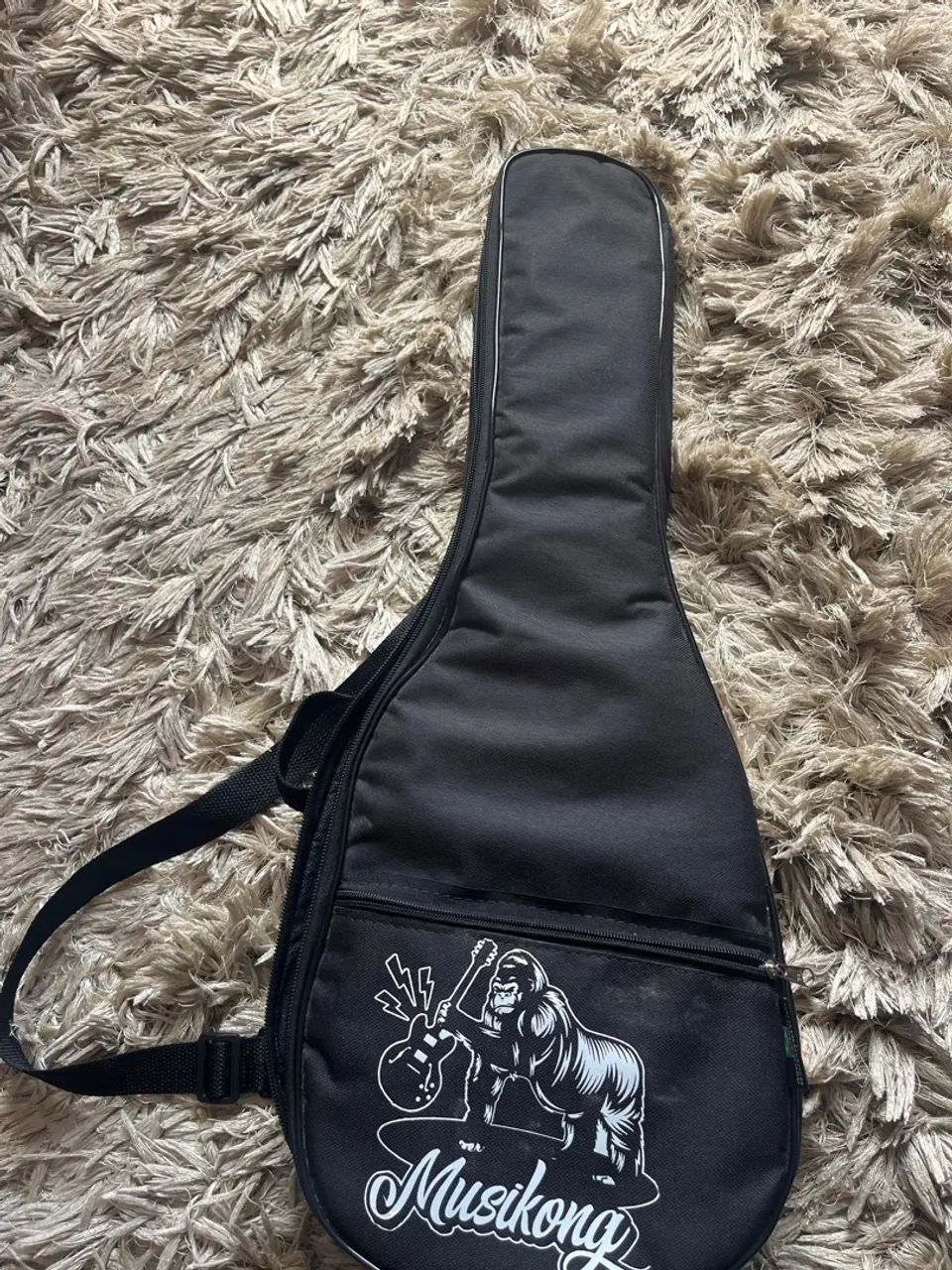 Cavaquinho Terra com Capa Acolchoada - R$ 500,00