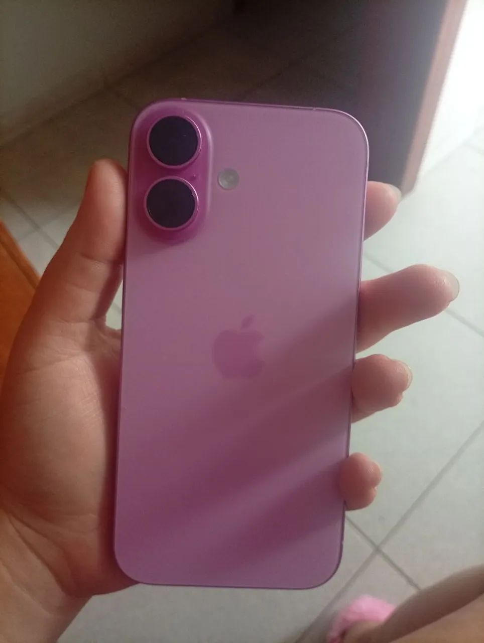 iPhone 16 
