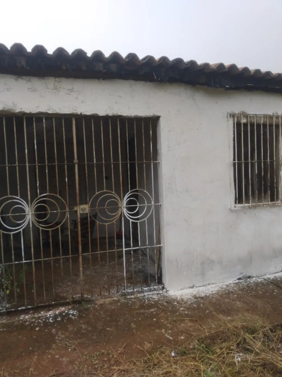 Vende-se uma casa
