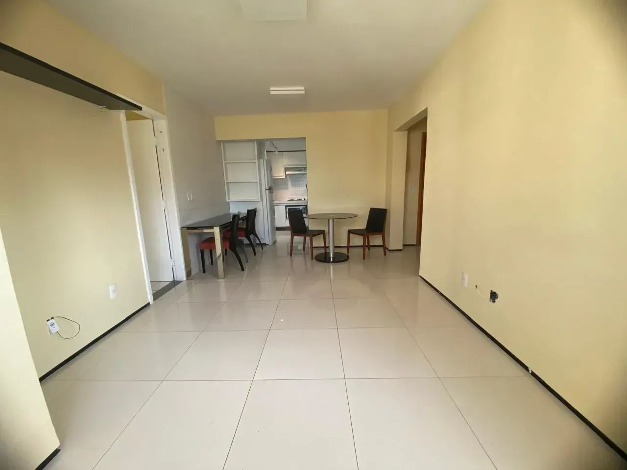 Com vista para o mar, muito ventilado 1 suíte e 1 quarto mobiliado - Foto 5