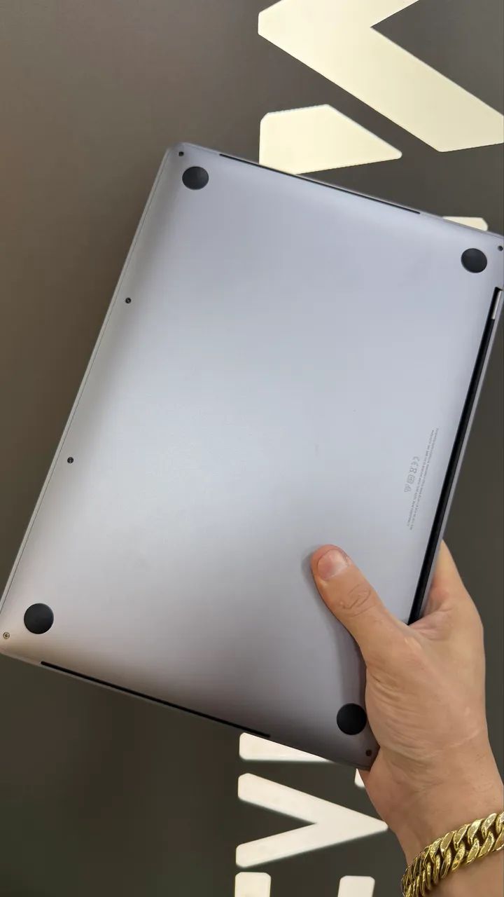 MacBook Pro 2020 - i5 / 16RAM / 512 SSD TouchBar (Seminovo