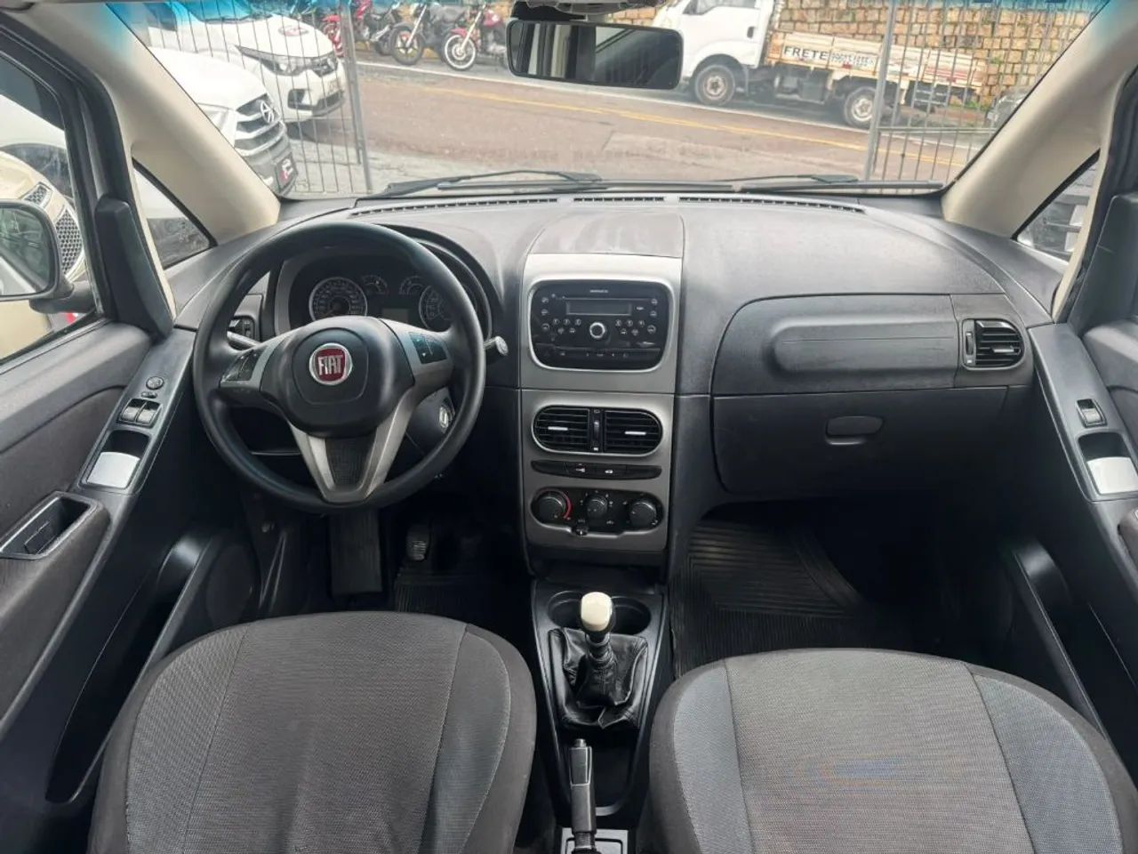 Fiat Idea Attractive 1.4 Fire Flex 8V 5P 2014 - Foto 5