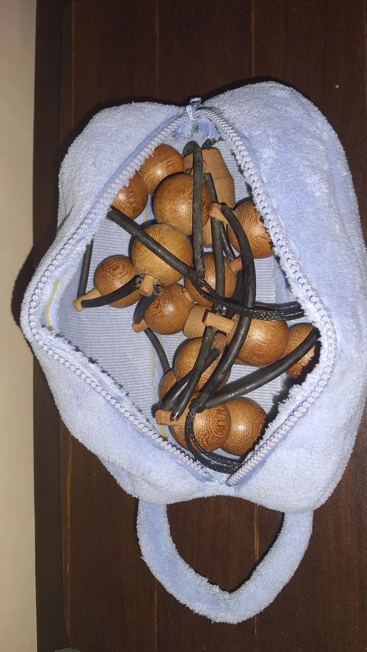 Massageador em madeira para costas , pés,  pernas - Foto 4
