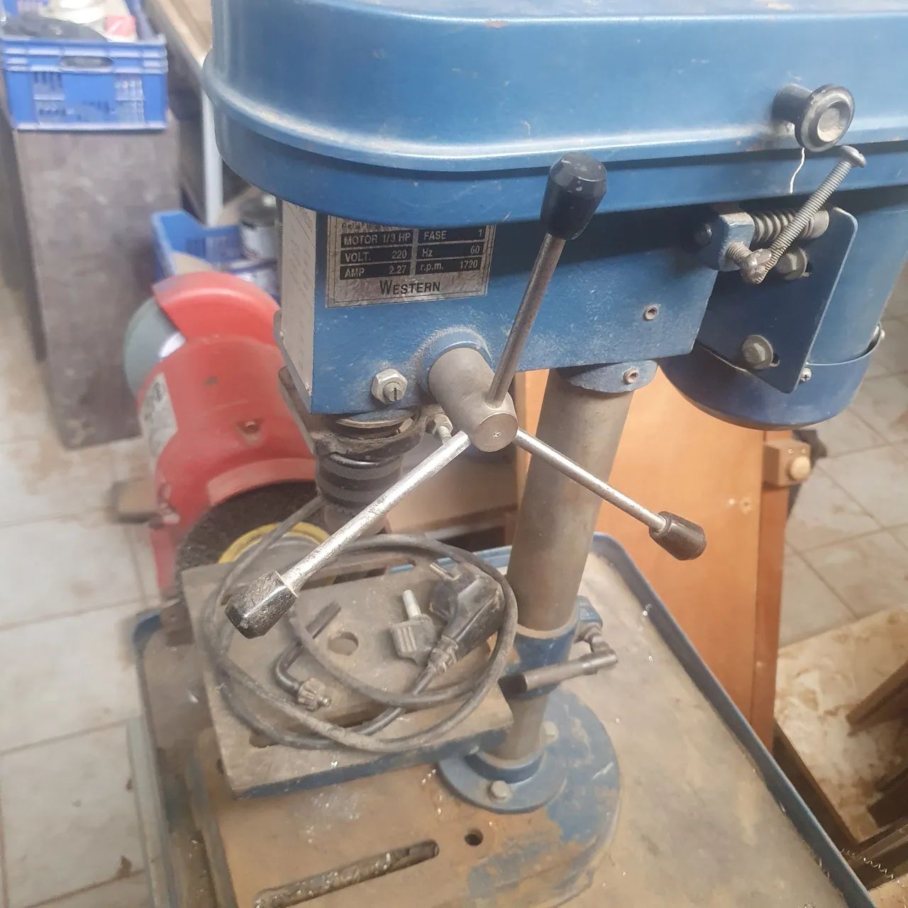 Furadeira de Bancada- Tipo: 5 Speed Drill Press. - Foto 4