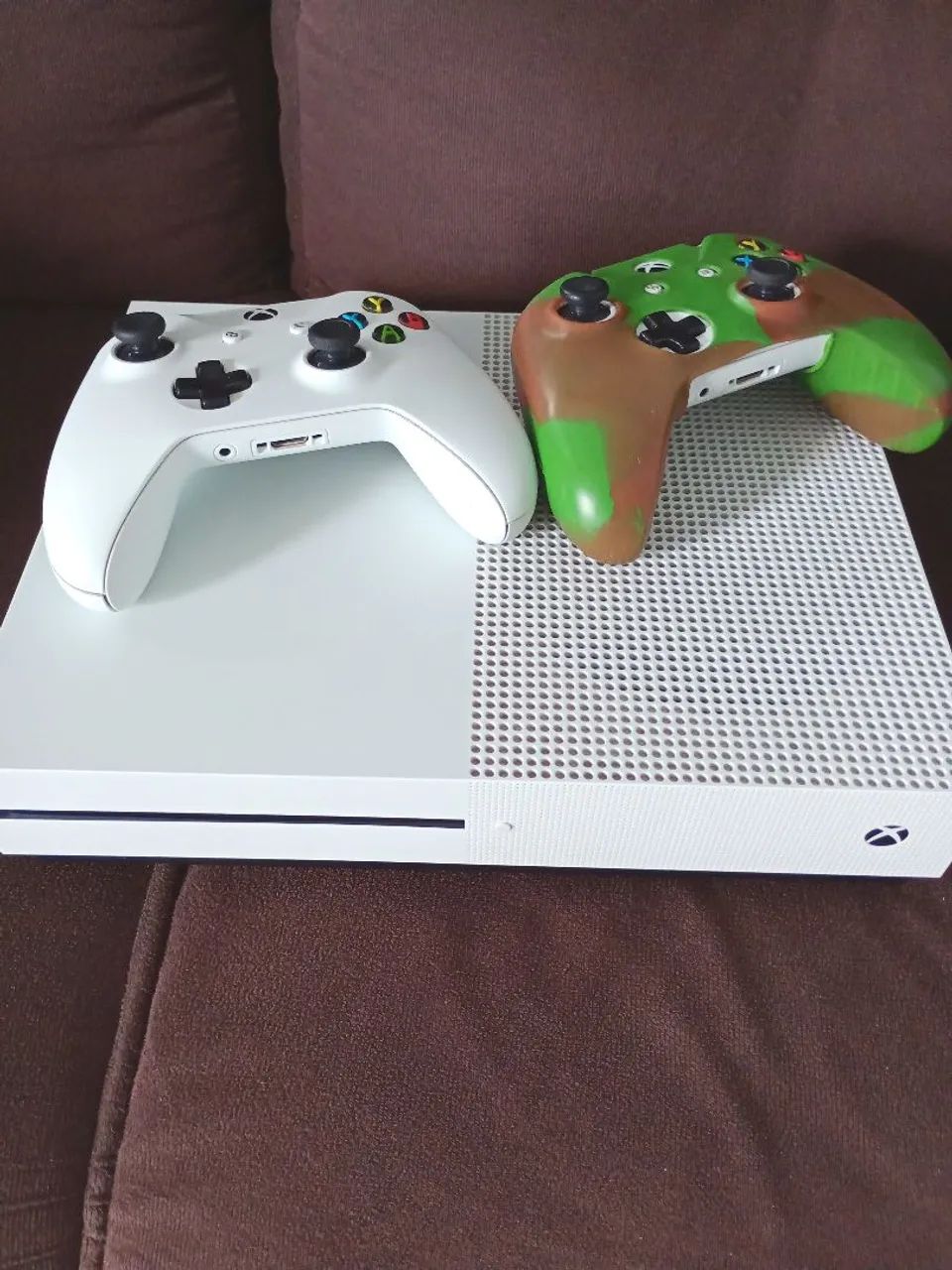 XBOX ONE S 1 TB. 