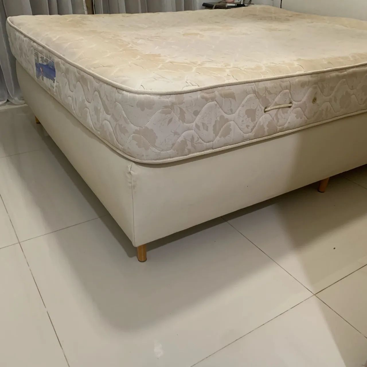 Cama queen Base + colchão 