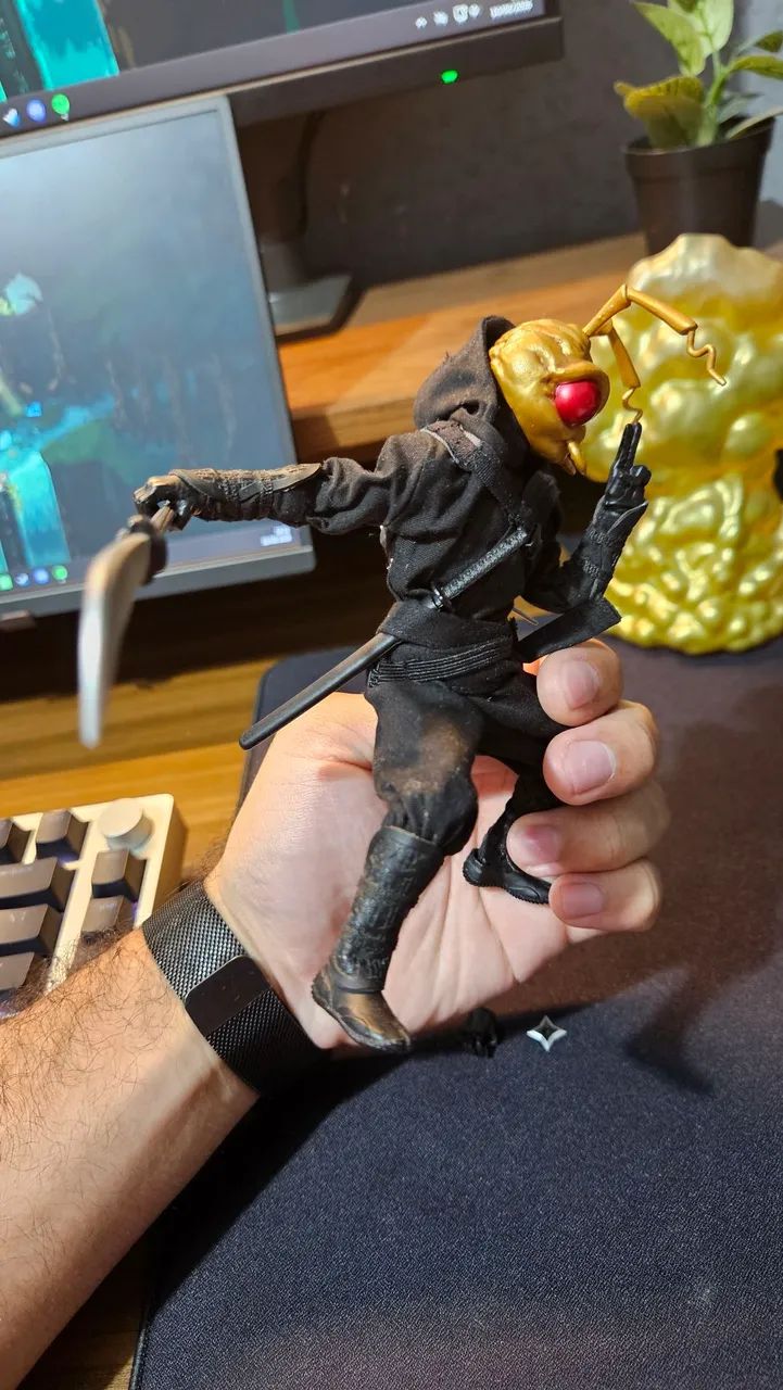 Mezco Ninja Gold Skull - Foto 3